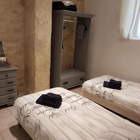 Le Gite Des Chambres De La Grange Cherval Eksteriør bilde