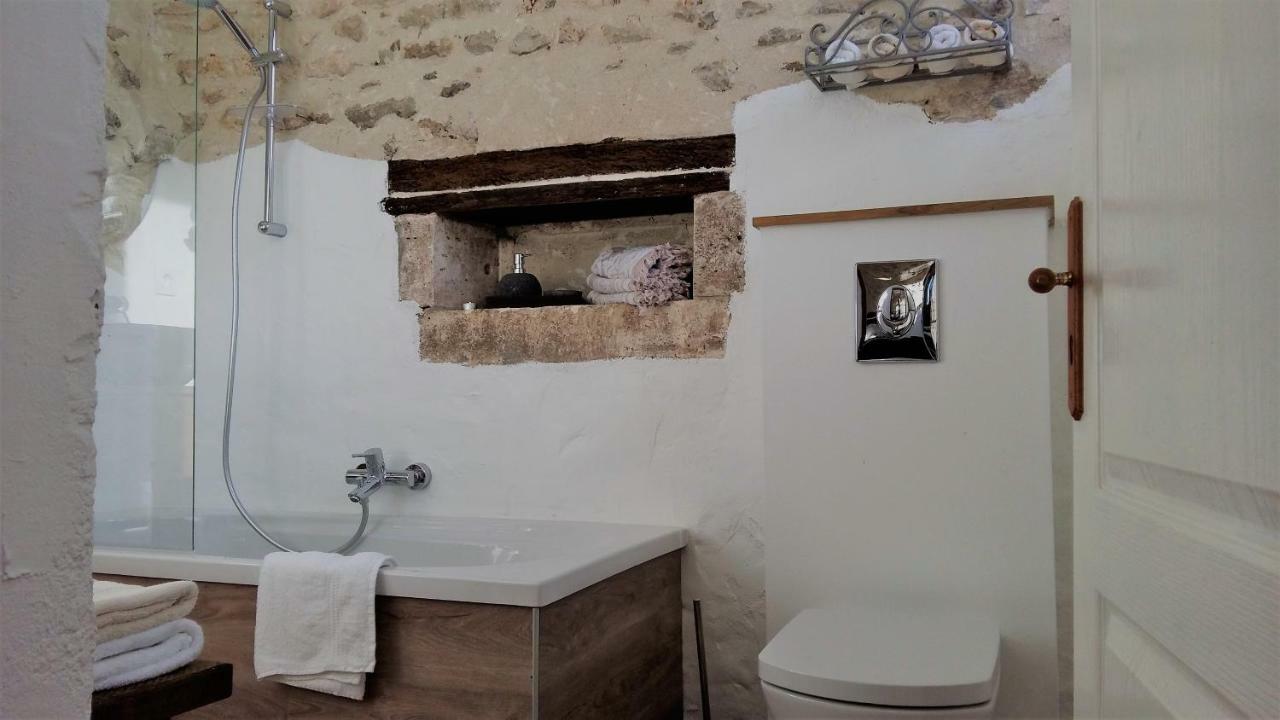 Le Gite Des Chambres De La Grange Cherval Eksteriør bilde